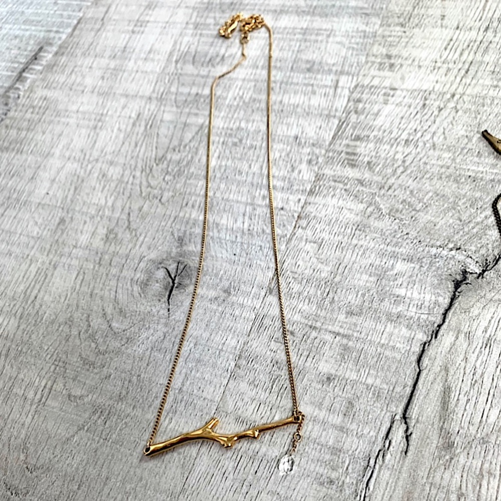 Chloe + isabel gold bar necklace
